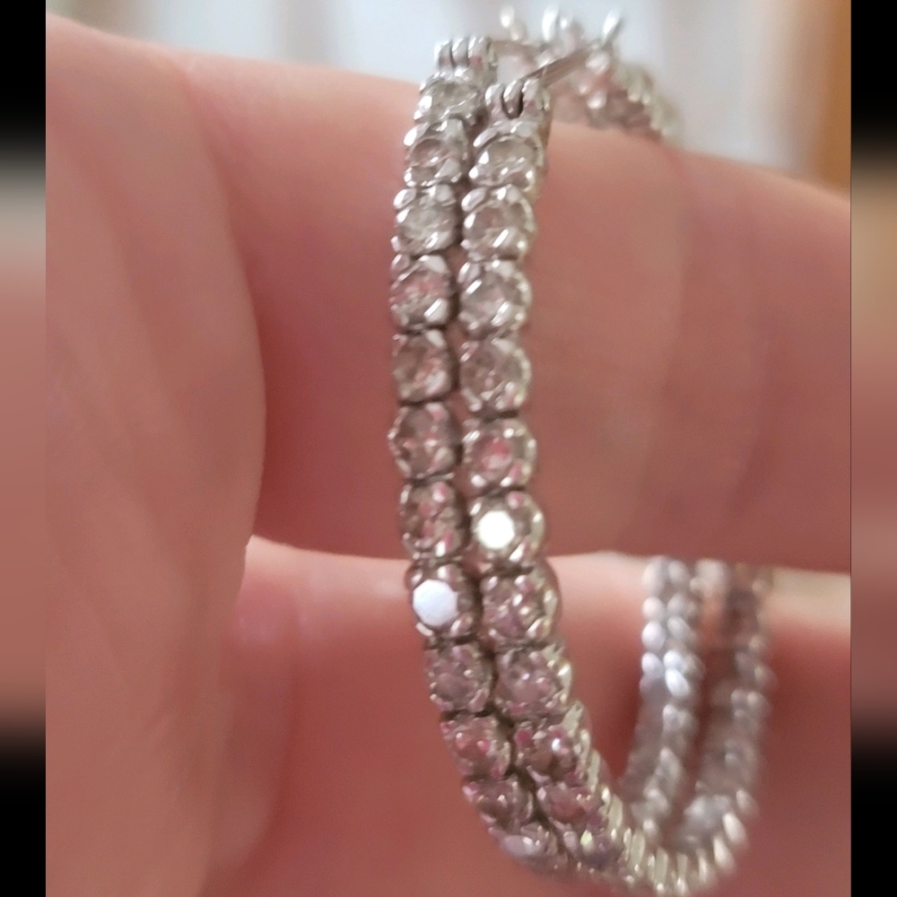 18k Diamond Hoops Earrings 10 GRAMS TCW . SI1 clarity and G color 4 Carat Dia